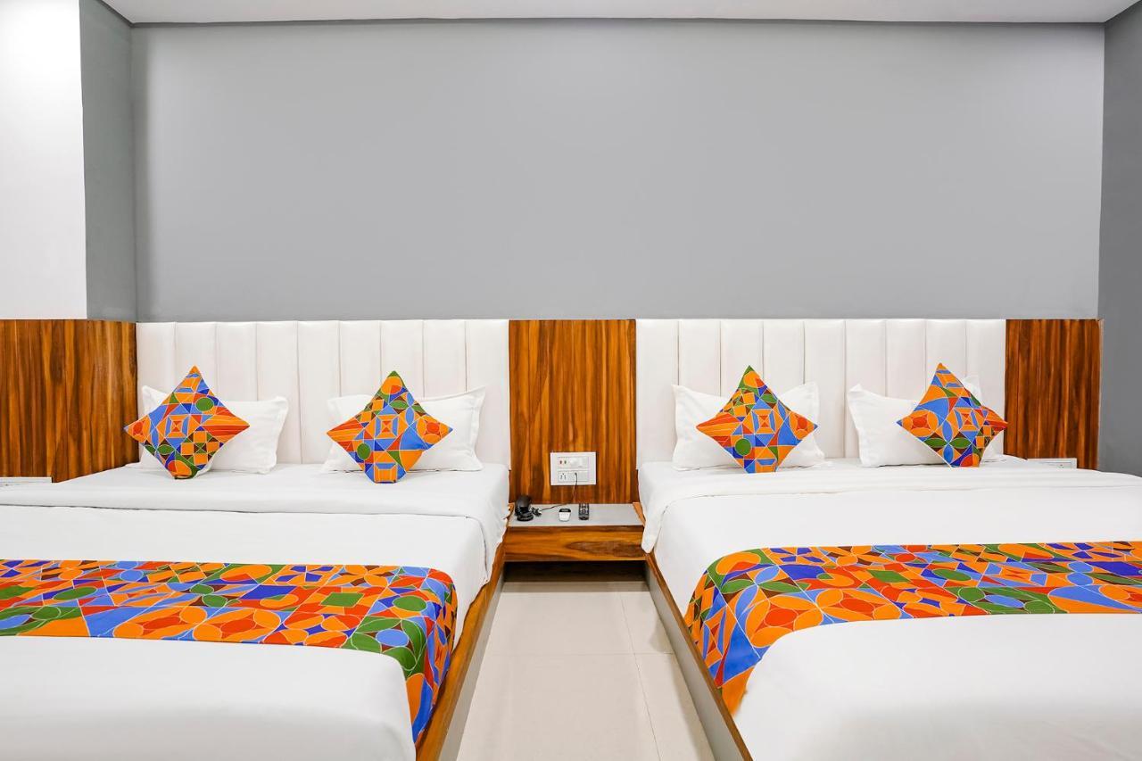Fabhotel Magnus Surat Exterior foto
