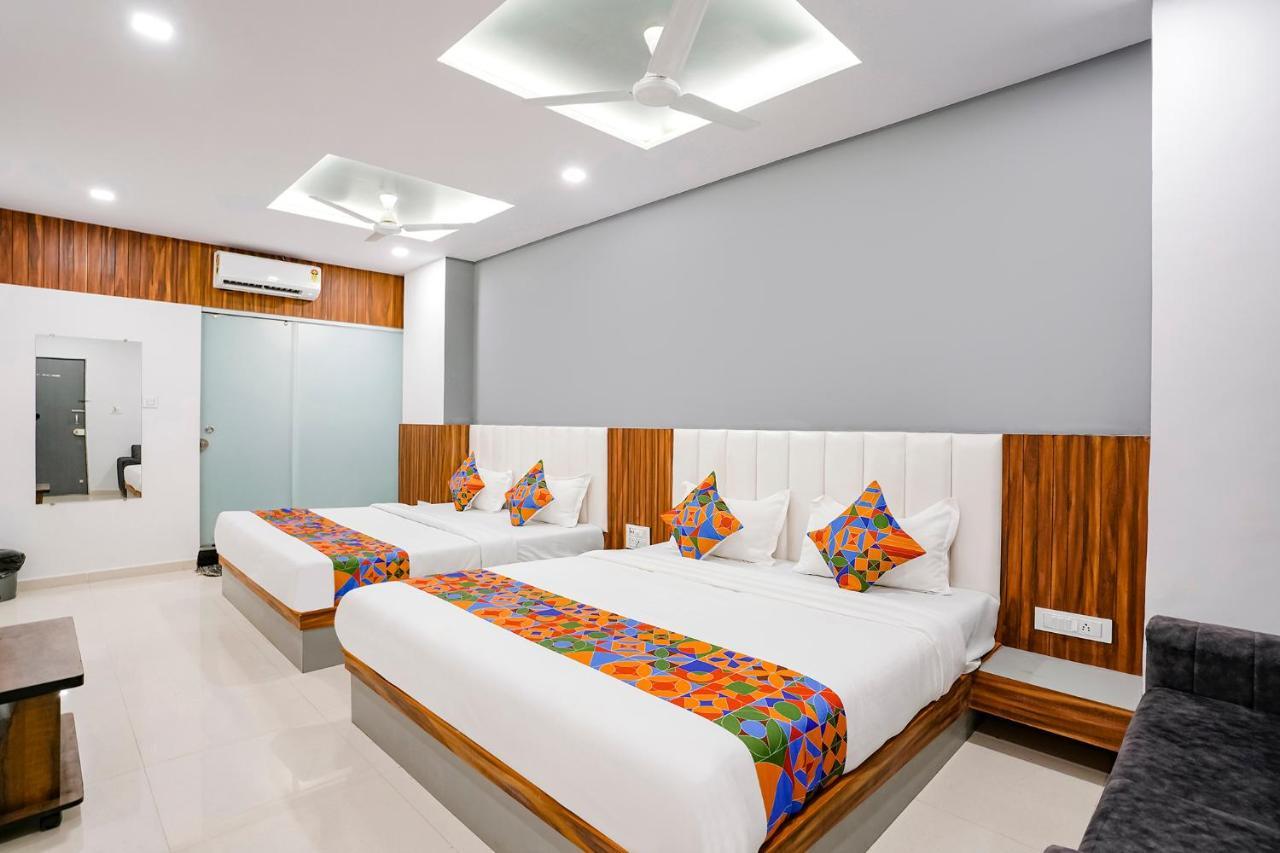 Fabhotel Magnus Surat Exterior foto
